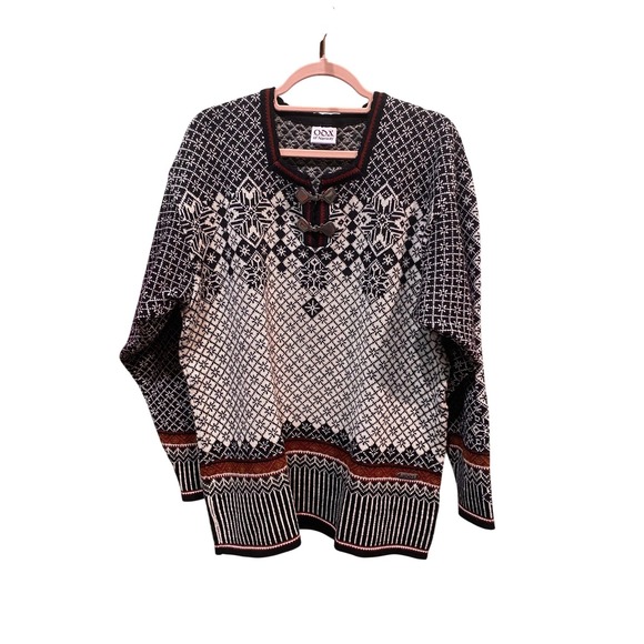 ODA Sweaters - ODA of Norway Wool Sweater Nordic Snowflake Clasp Pullover Black White M